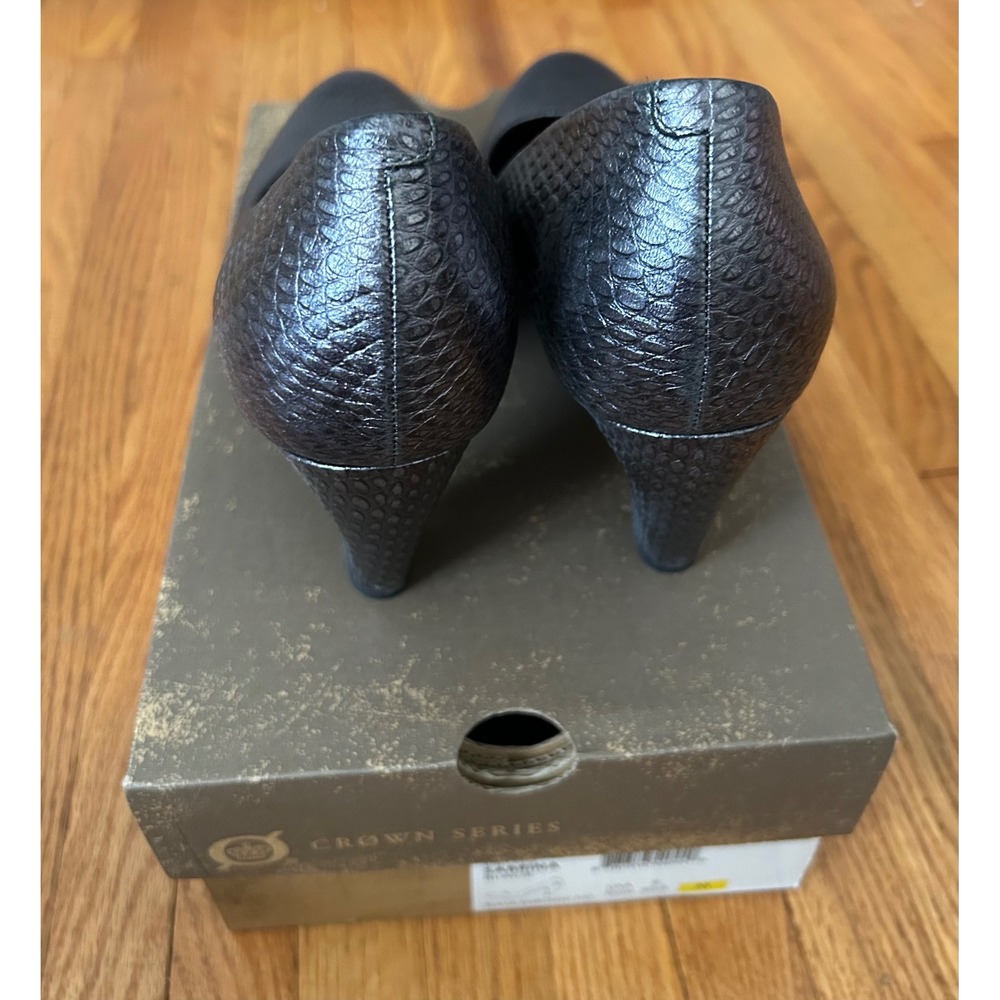 Born NIB Crown Series Sabrina Metallic Snakeskin Embossed Pumps Pewter Heel 9 - Picture 5 of 9
